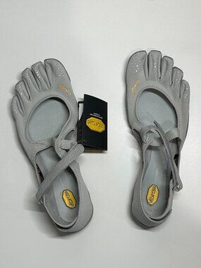 VIBRAM FIVEFINGERS V-SOUL SILVER 38 NWT